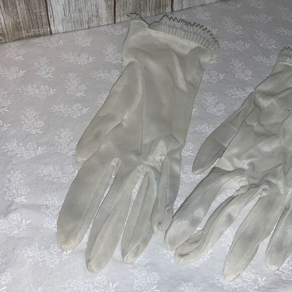 Vintage White Sheer Chiffon Nylon Gloves Size Large - Picture 5 of 14